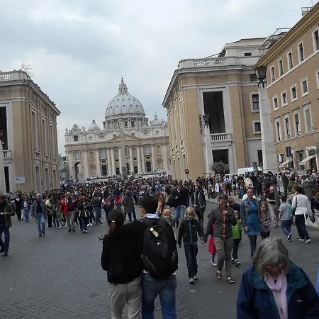 לינה וארוחת בוקר Conversano Al Vaticano 3*